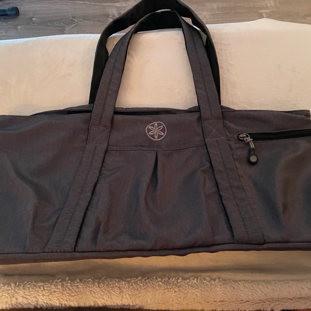 Gaiam Gray Yoga Bag-room for thin yoga mats. Used, excellent condition